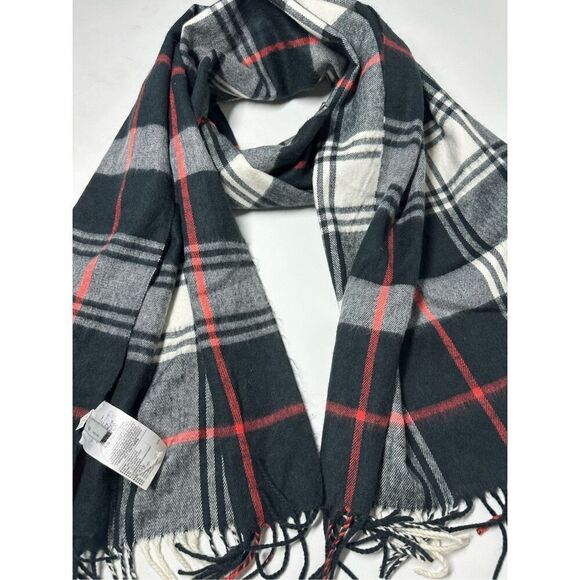 NWOT Gap Oversized Cozy Frayed Plaid Scarf Wrap Size 24” X76” Black Red White - Picture 2 of 10